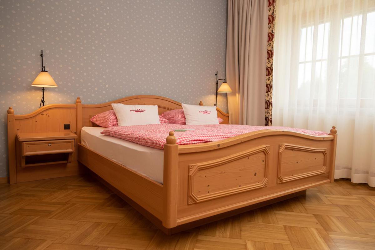 Perbersdorfer Heuriger Hotel Neuhofen an der Ybbs Buitenkant foto